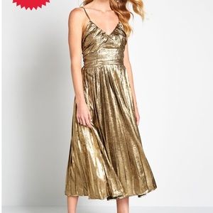 BNWT ModCloth Pleated Gold Midi Dress